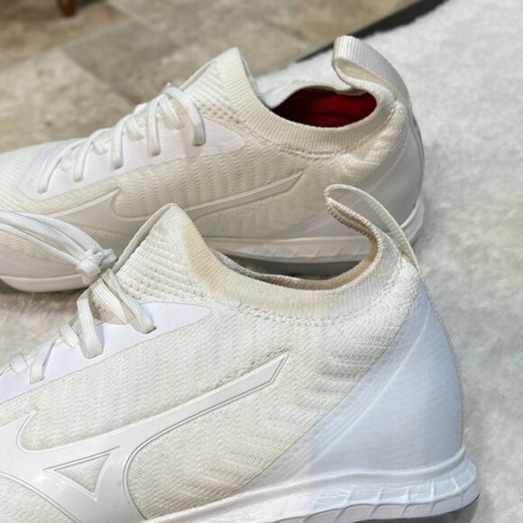 Mizuno Dominant Knit Women's Metal Fastpitch Softball Cleat - Picture 10 of 12